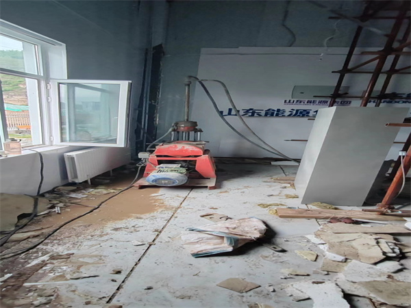 南溪地基基础下沉墙体裂缝加固注浆顶升施工